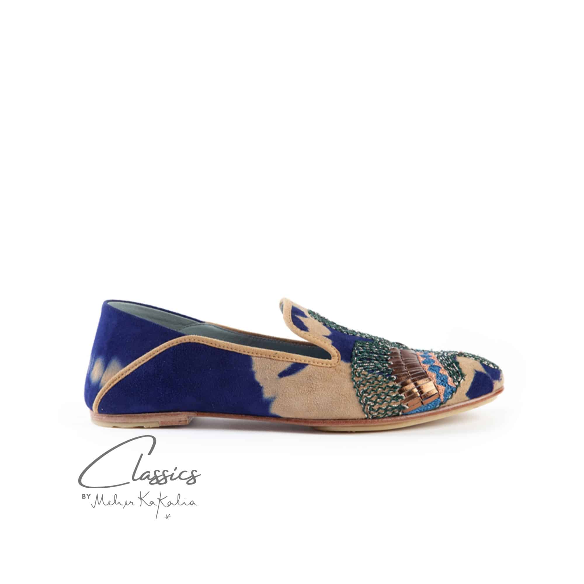 Meher Kakalia moccasins in tie-dye suede, embroidered with silk. Eco-friendly, fashionable, and ideal for daily wear.