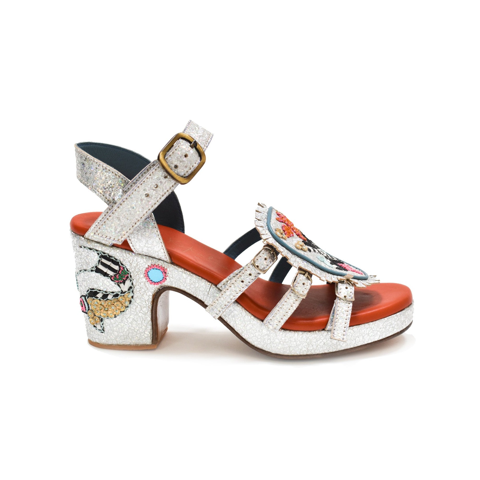 APO GOLD HOPPER splash silver by Meher Kakalia – silver sandal with APO embroidery and stylised fish motif on the heel